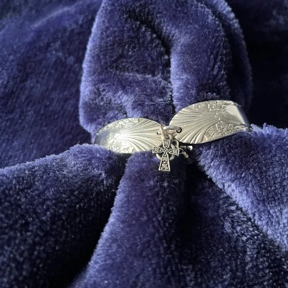 Vintage 1941 Silverware bracelet - Picture 2 of 3